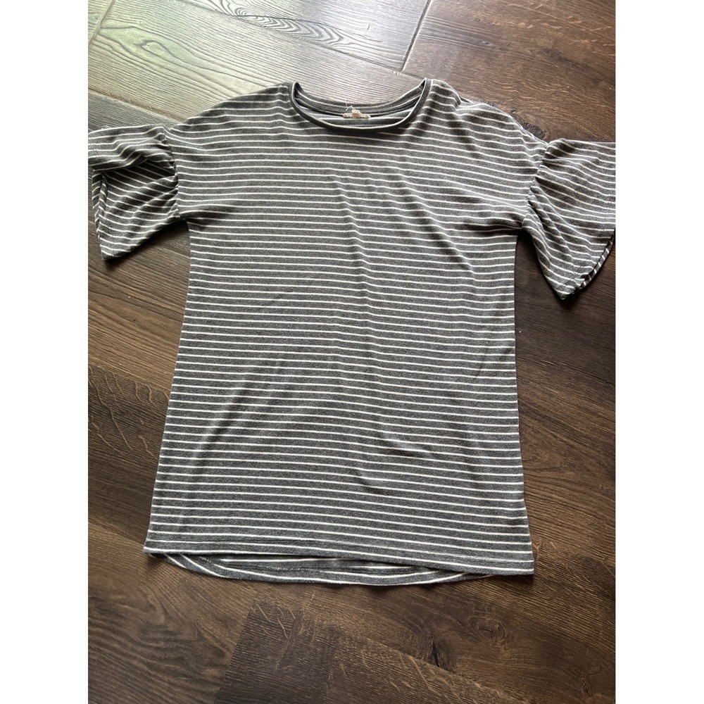 Hayden Girls Grey‎ White Striped Flutter Sleeve Knit Top Shirt Size XL Kids